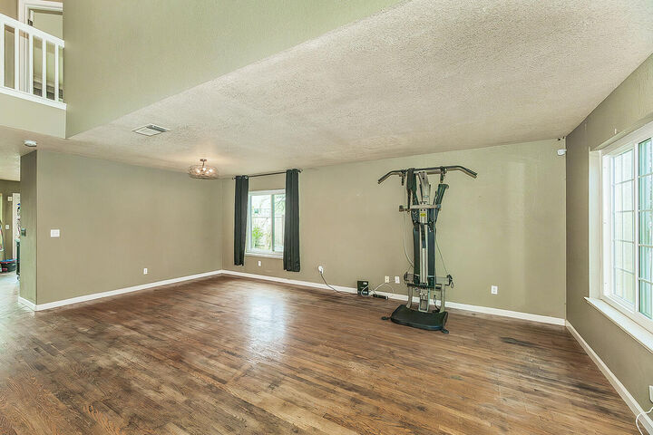 Property Photo:  671 Cambria Lane  CA 93245 