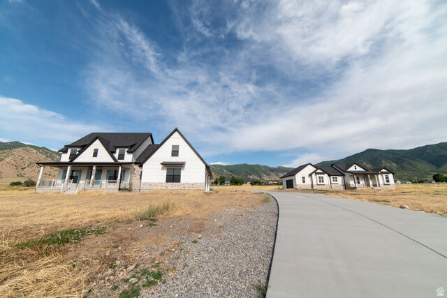 Property Photo: 2288 N Lincoln Ln A/B UT 84074