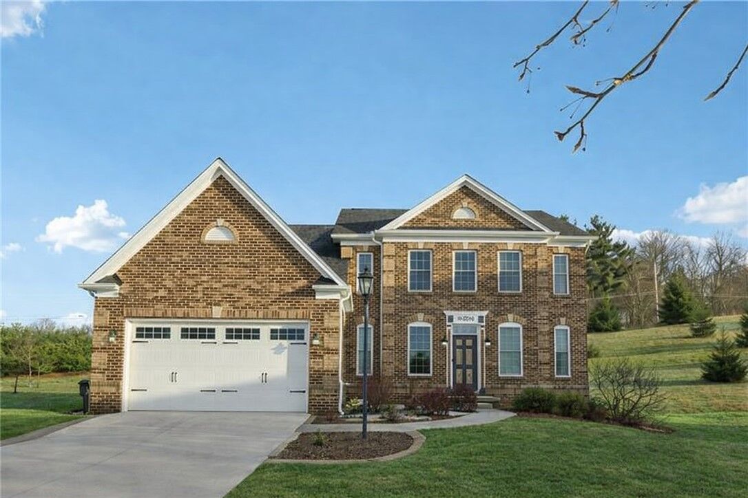Property Photo: 306 Sapling Court PA 16066