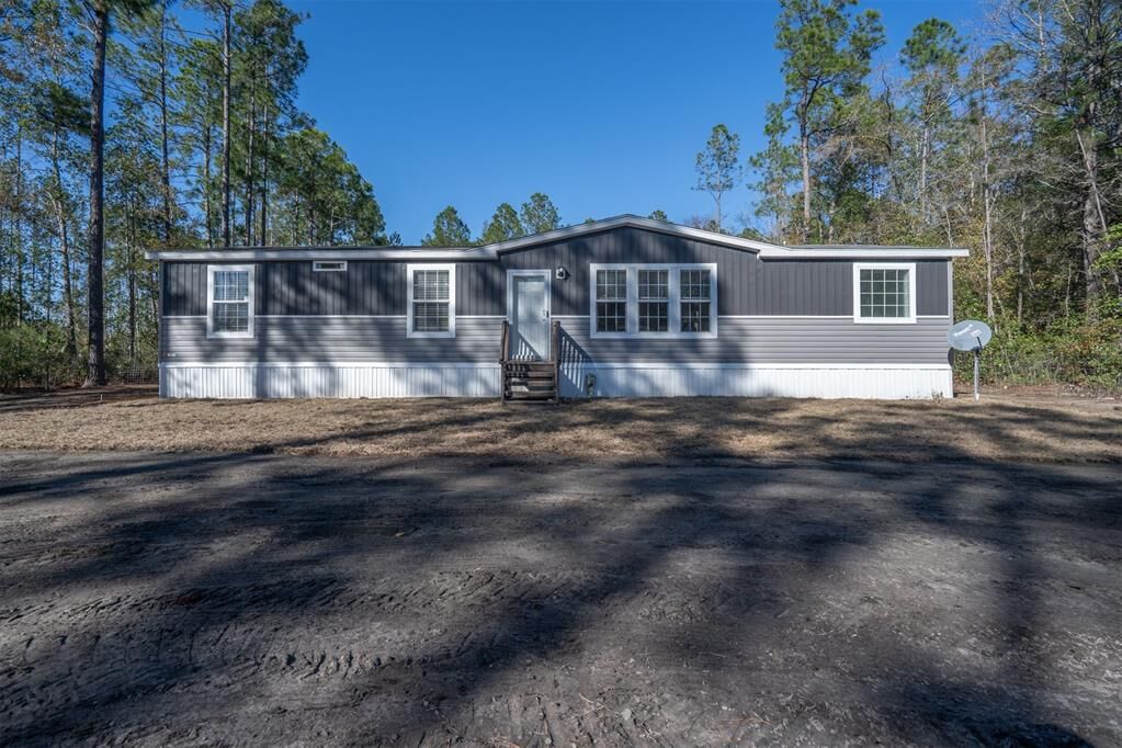 Property Photo:  571861 Lessie Road  FL 32046 
