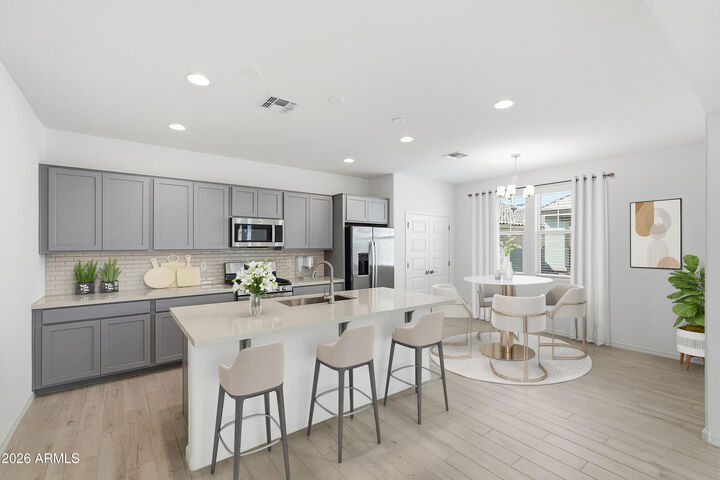 Property Photo:  10022 W Piccadilly Road  AZ 85392 