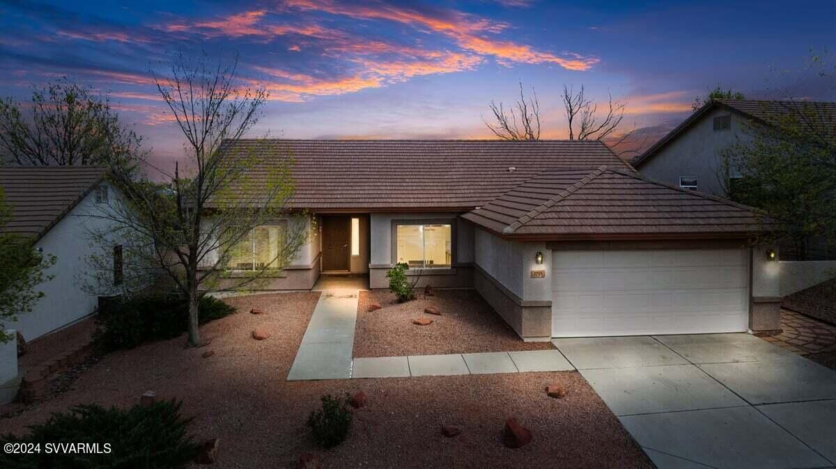 Property Photo: 1755 W Desert Willow Drive AZ 86326