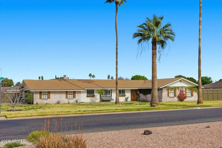 Property Photo:  1808 E Glencove Street  AZ 85203 