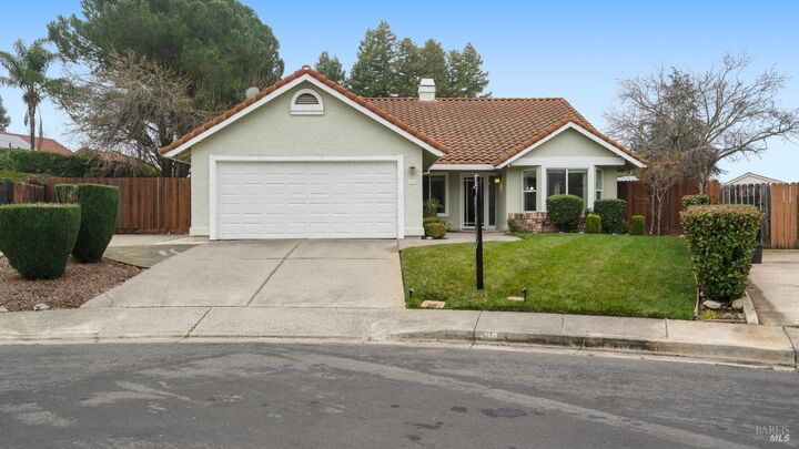 Property Photo:  419 Trillick Court  CA 95688 