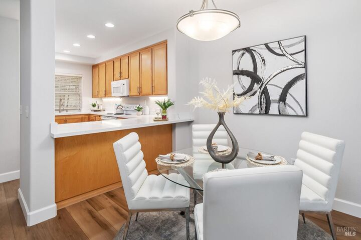 Property Photo:  852 Diablo Avenue 102  CA 94947 