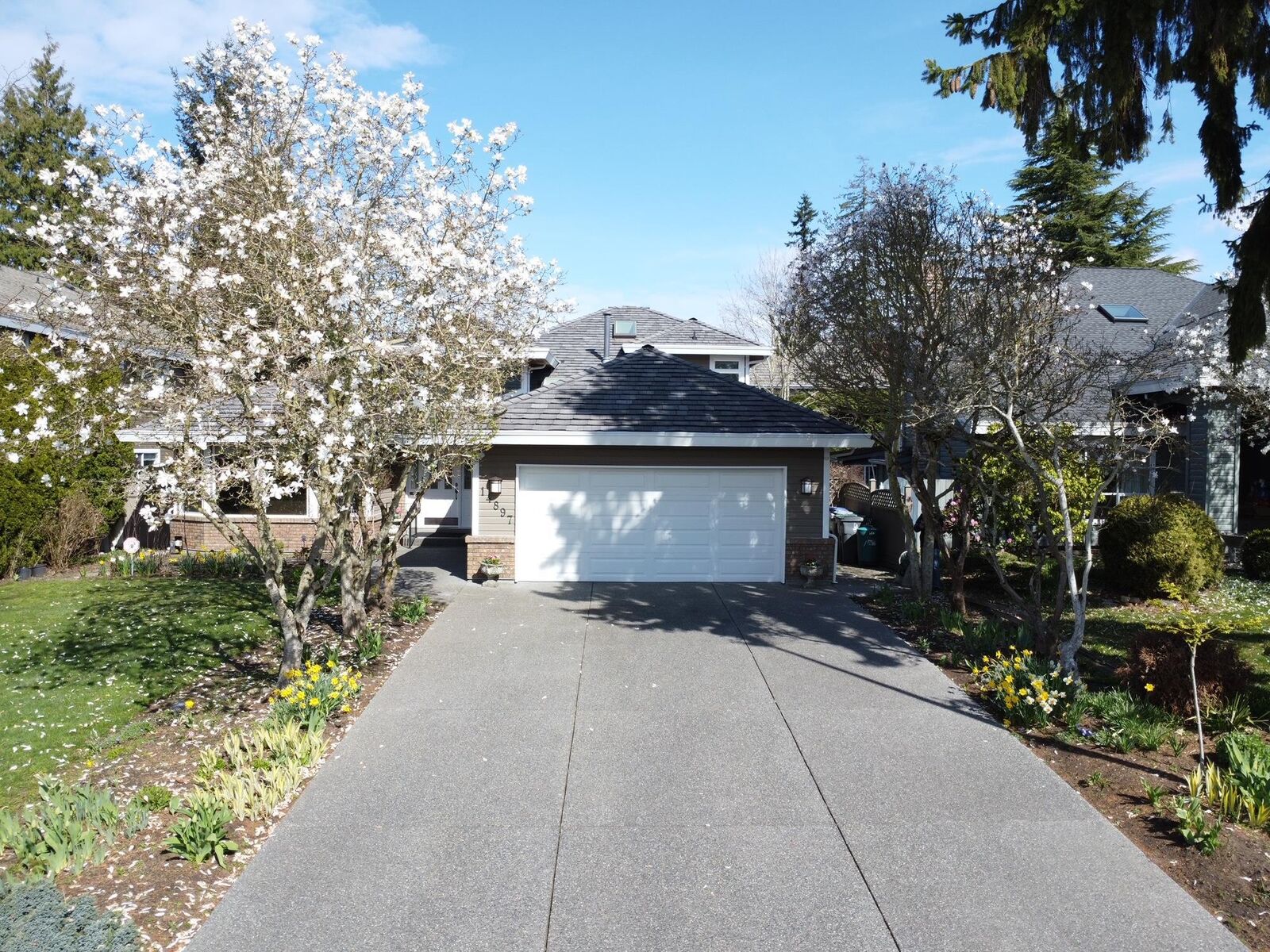 Property Photo:  14897 22 Avenue  BC V4A 9J2 