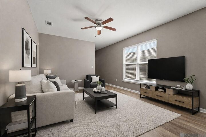 Property Photo: 2352 Marci Ct LA 70807