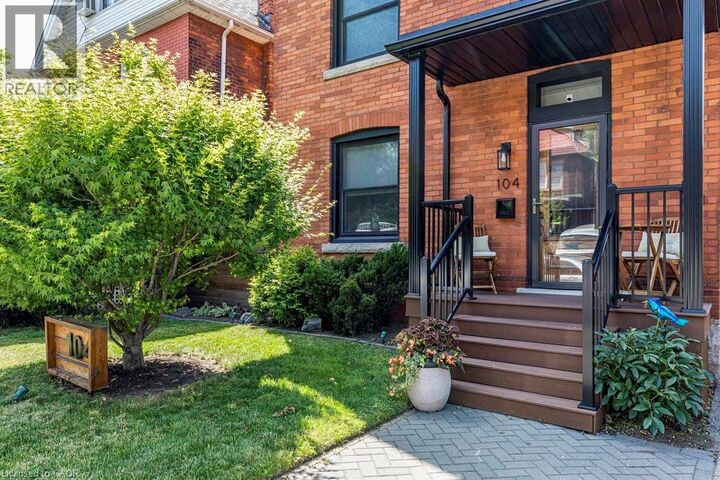 Photo de la propriété: 104 Garfield Avenue South ON L8M 2S2