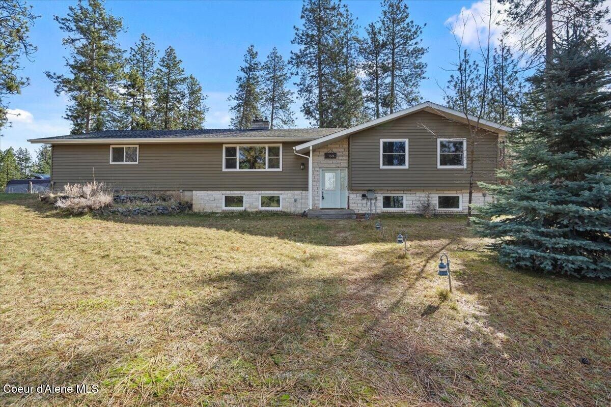 Property Photo: 1423 S Pulpwood Rd WA 99022