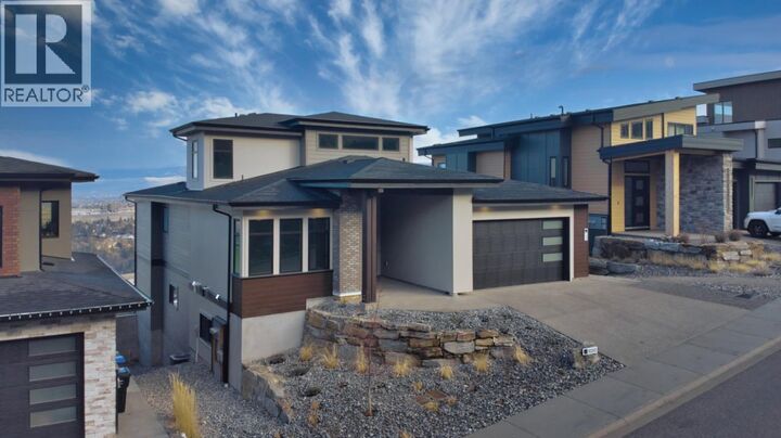 1030 Emslie Street — photo 1