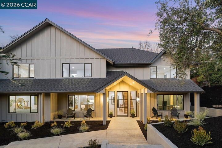 Property Photo:  1 Waverly Ct  CA 94507 