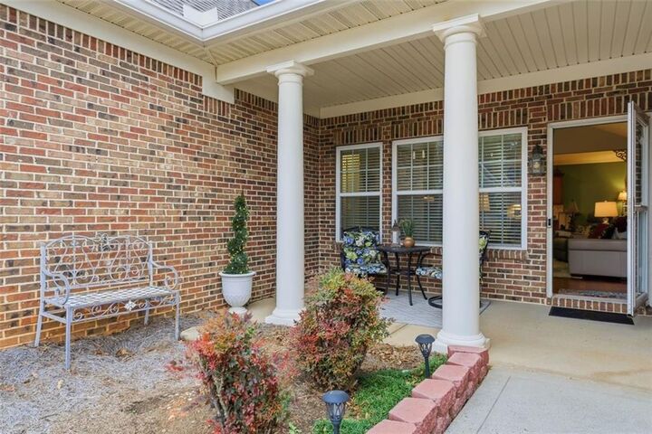 Property Photo:  995 Savannah Commons Drive NE 6  GA 30144 