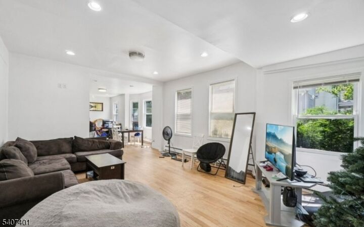 Property Photo:  226 Waverly Pl  NJ 07079 