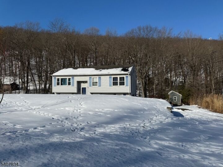 Property Photo:  31 Meadow Ln  NJ 07462 
