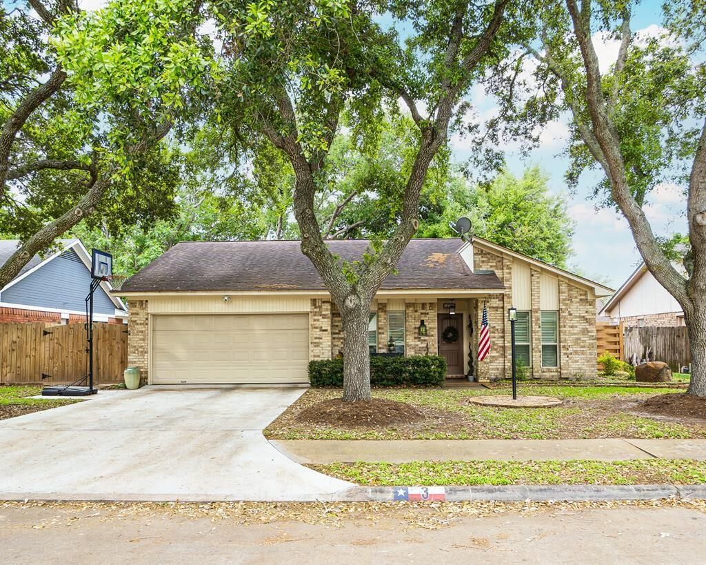 Property Photo:  3 Columbella Street  TX 77414 