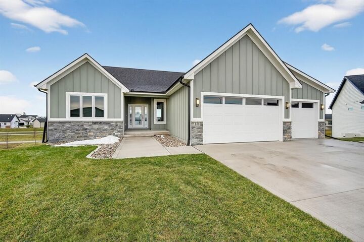 Property Photo: 830 NW Sandy Hollow Circle IA 50263