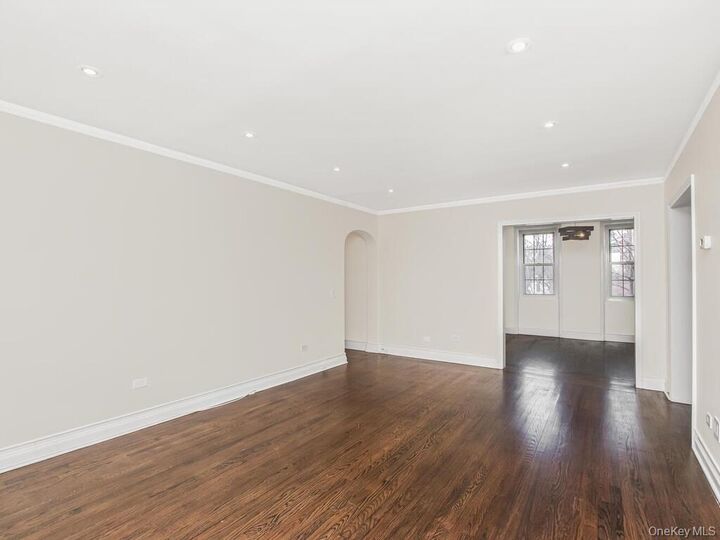 Property Photo:  1332 Midland Avenue 3F  NY 10708 