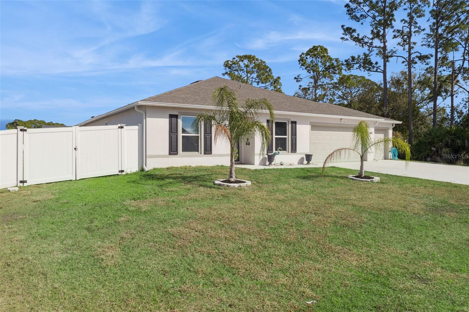 Property Photo: 1401 Denali Street SE FL 32909