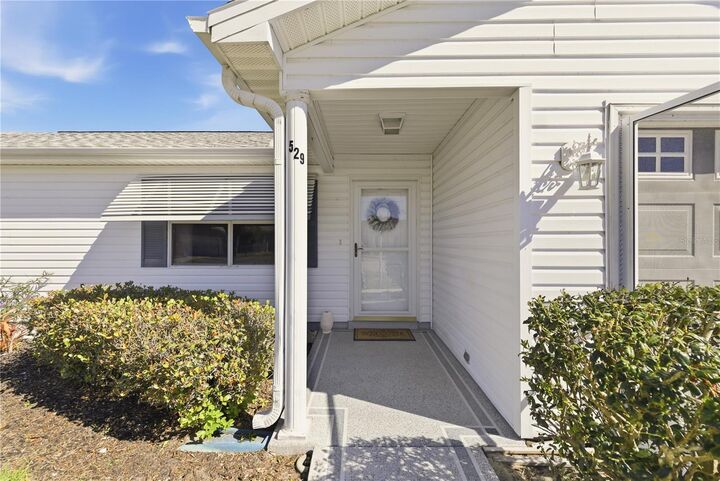 Property Photo:  529 Valencia Place  FL 32159 
