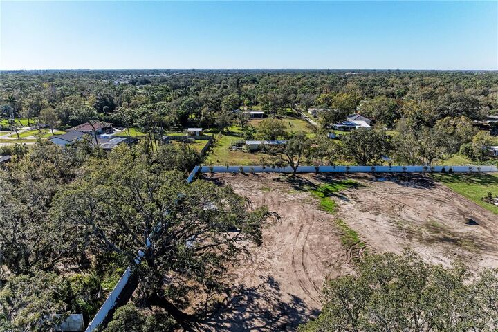 Property Photo:  6617 Paladin Court  FL 34241 