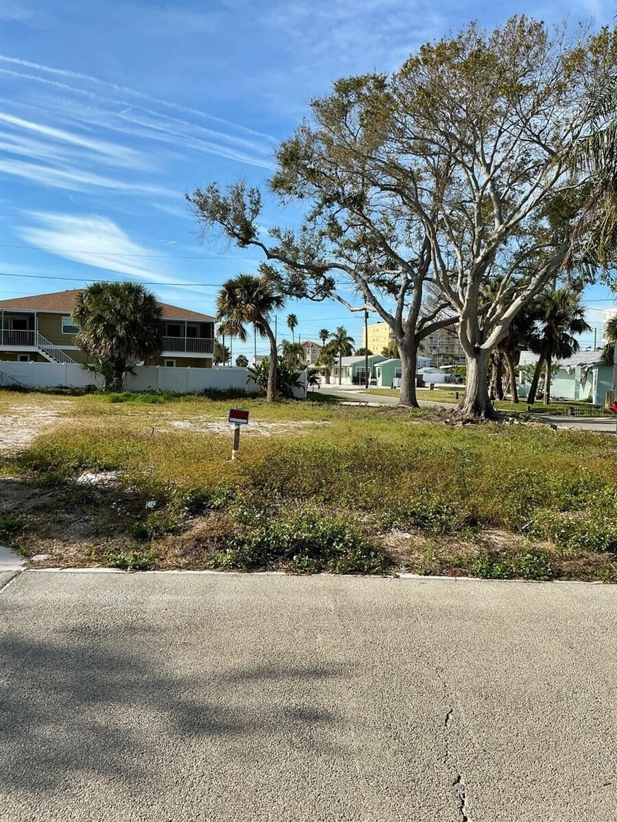 Property Photo:  13354 2nd St E  FL 33708 