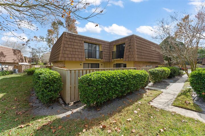 Property Photo:  5327 Bamboo Court 426  FL 32811 