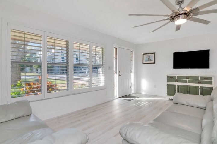 Property Photo: 236 North Street FL 34683