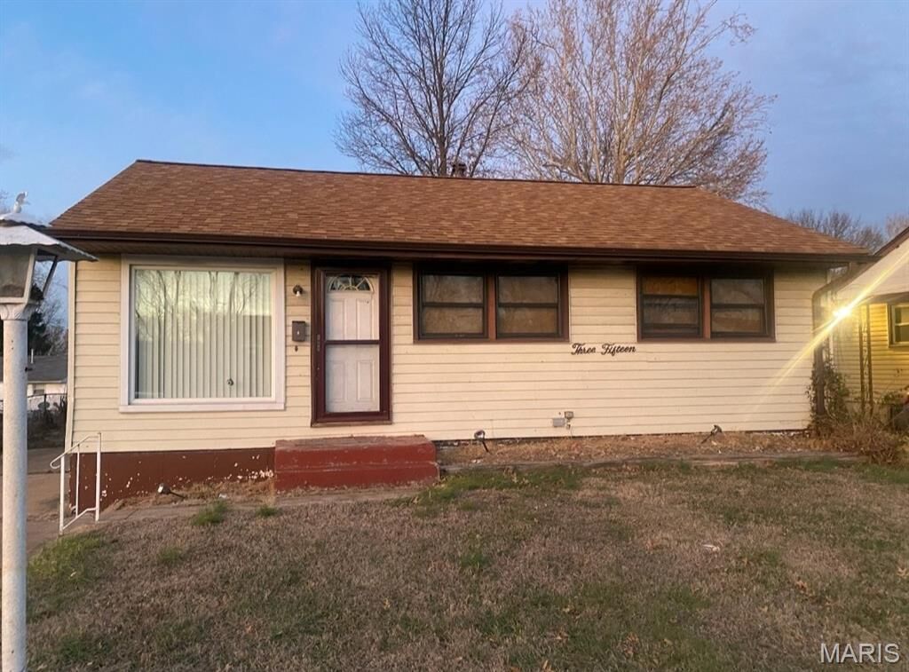 Property Photo: 315 Shepley Drive MO 63137