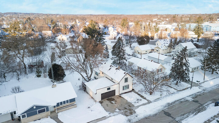 Property Photo:  424 Fremont St  WI 53073 