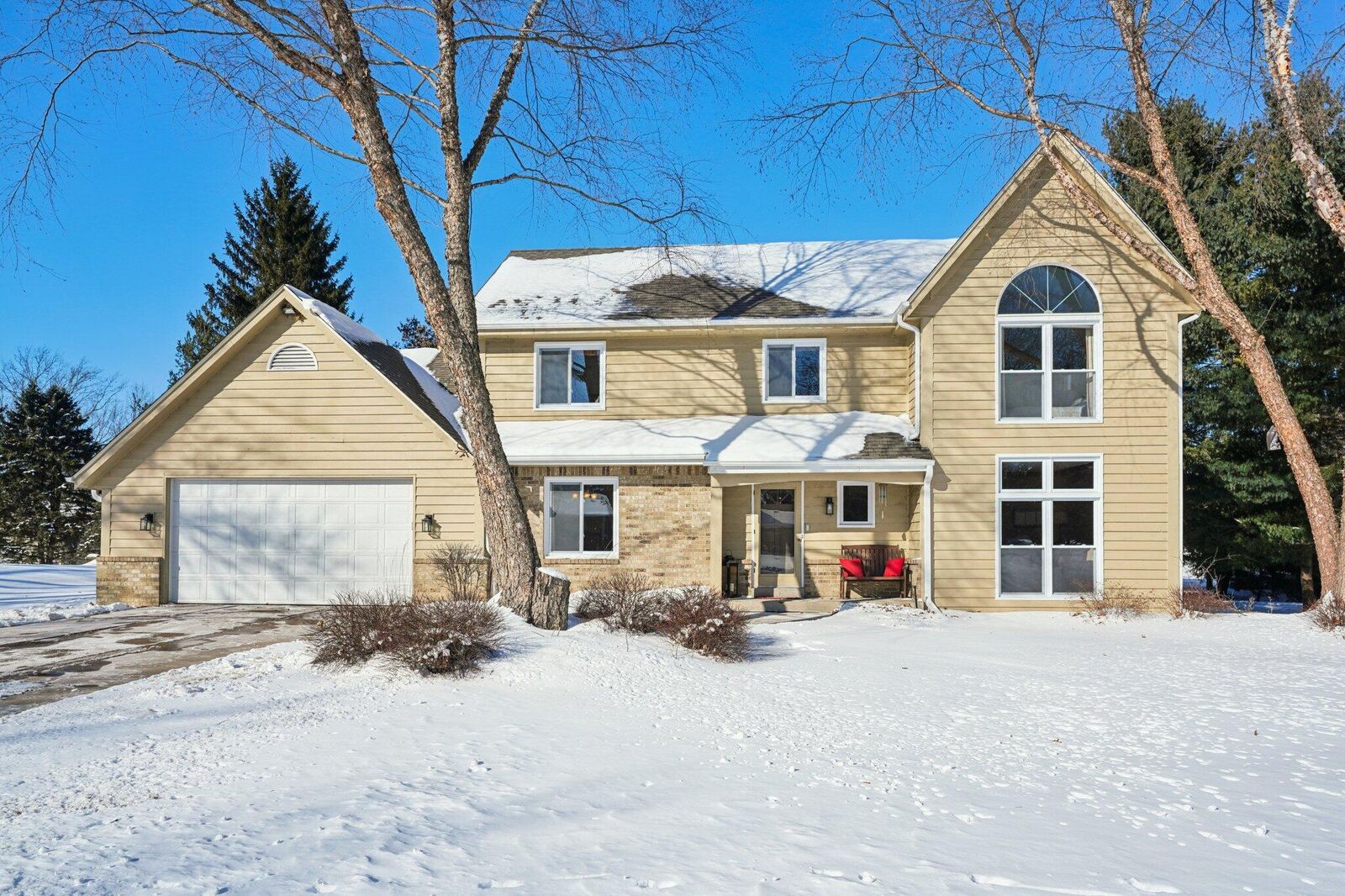 Property Photo:  W336n5271 Wedgewood Dr  WI 53058 