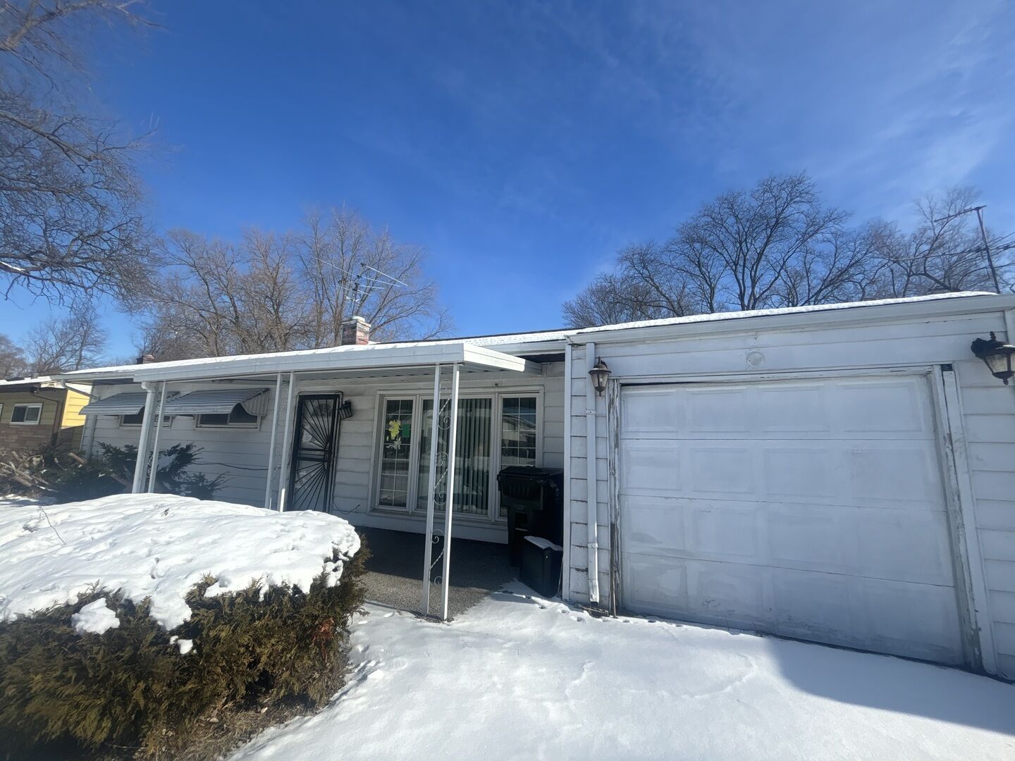 Property Photo: 16431 Spaulding Avenue IL 60428