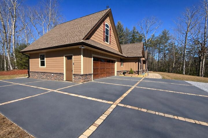 Property Photo:  3331 Gumlog Road  GA 30582 