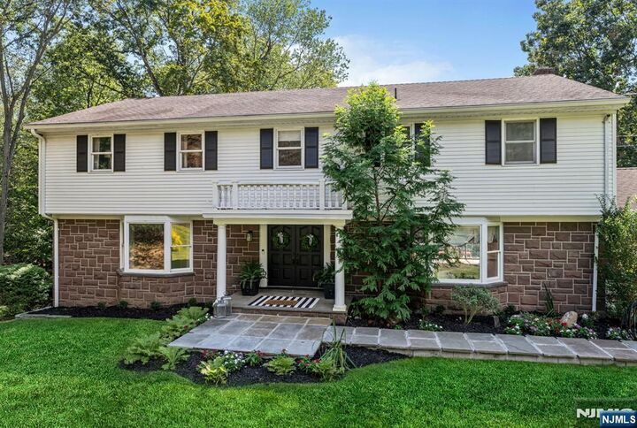 Property Photo:  910 Huron Road  NJ 07417 