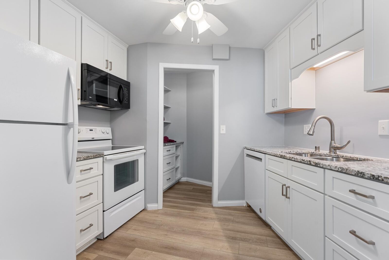 Property Photo:  2690 Oxford Street N 209  MN 55113 