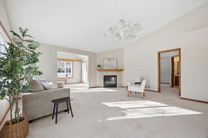 Property Photo:  1248 Westfarm Lane  MN 55313 