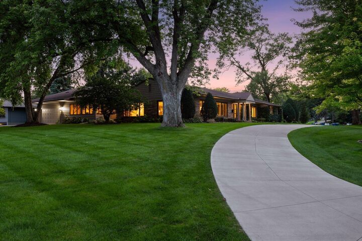 Property Photo: 4801 Woodhill Way MN 55424