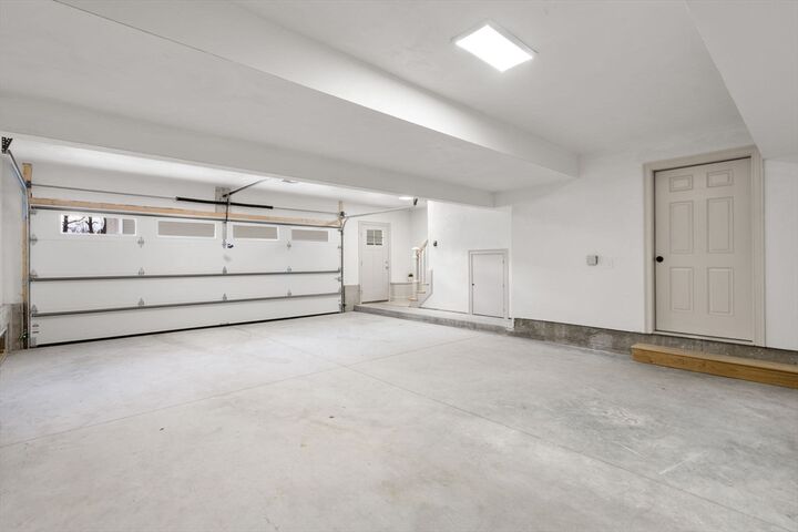 Property Photo:  2 Lodi St B  MA 01608 