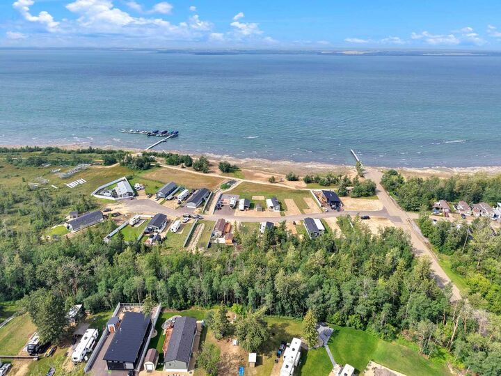 Property Photo: 41310 Range Road 282 135 AB T4L 2N3