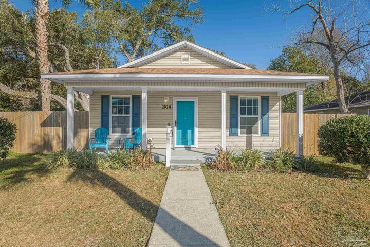 Property Photo: 2920 W Gonzalez St FL 32505