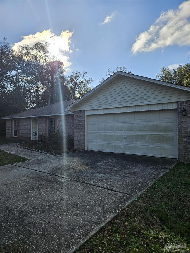 Property Photo:  7705 W Jackson St  FL 32506 
