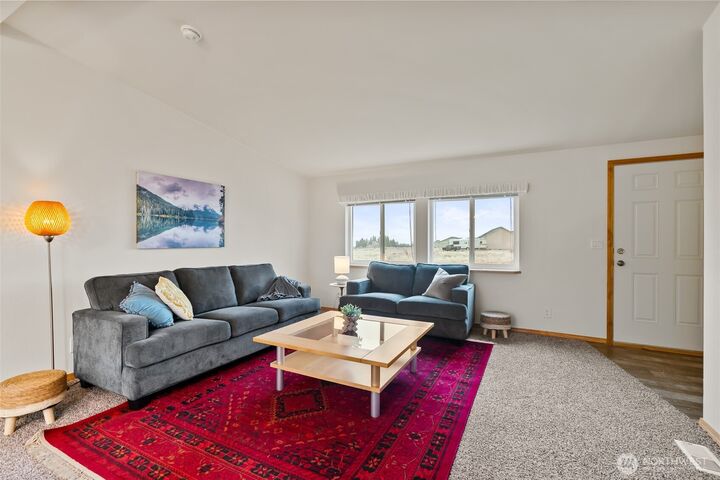 Property Photo: 14396 Hwy 97 WA 98926