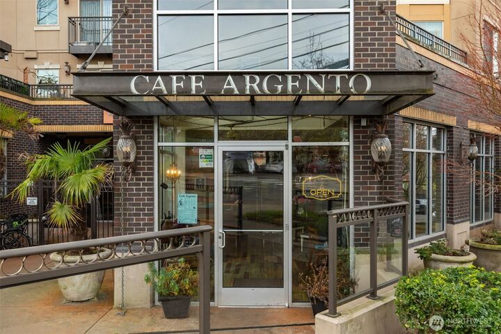 Property Photo:  1125 E Olive Street 504  WA 98122 