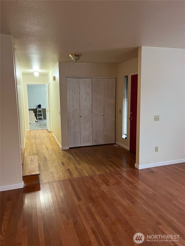 Property Photo:  2008  Shattuck Avenue S  WA 98055 