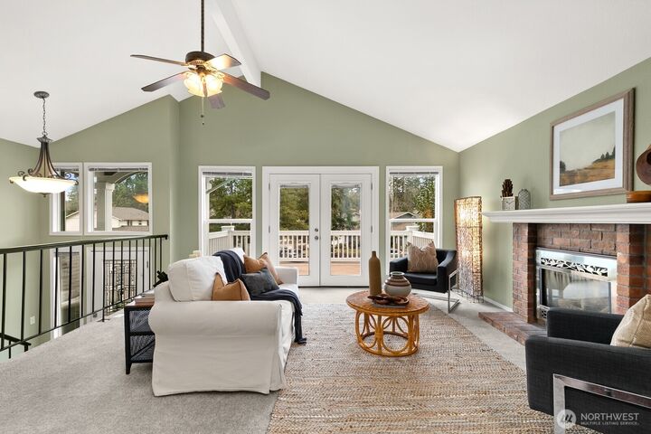 Property Photo: 17637 162nd Place SE WA 98058