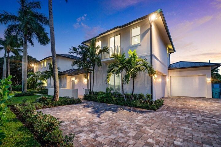 Property Photo:  217 Gulfstream Boulevard  FL 33435 