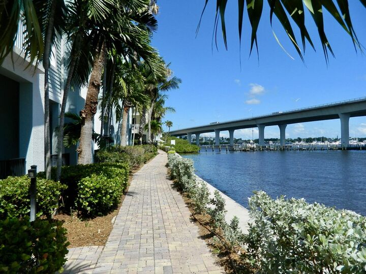 Property Photo:  715 NW Flagler Avenue 202  FL 34994 