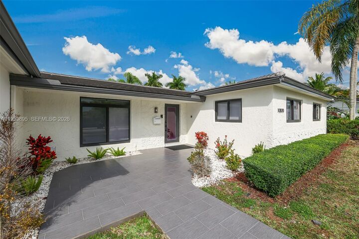 Property Photo:  10870 SW 106th Ave  FL 33176 