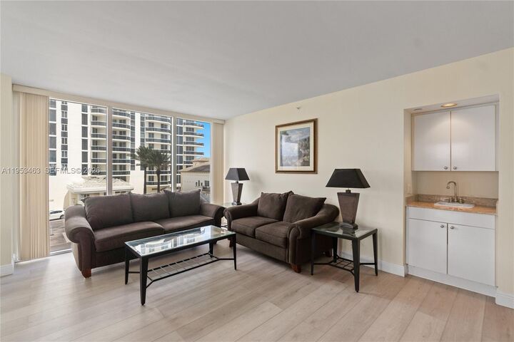 Property Photo:  4775 Collins Ave 507  FL 33140 