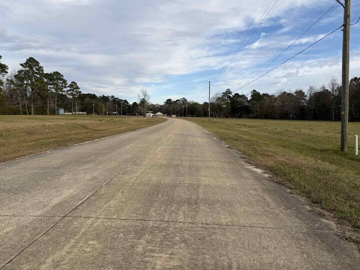 Property Photo:  Lot #18 Northbrook Dr  TX 77662 