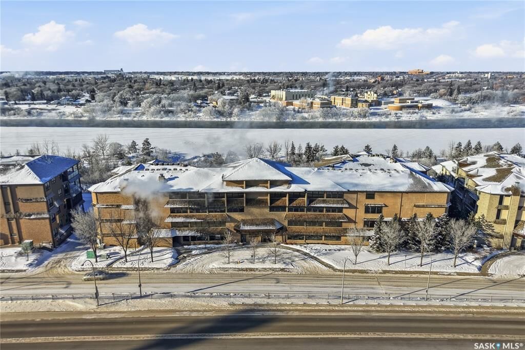Property Photo:  623 Saskatchewan Crescent W 239  SK S7M 0A5 